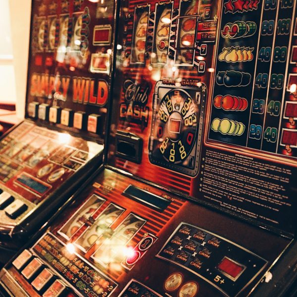 Gokmachines in het café Gokmachines in het café